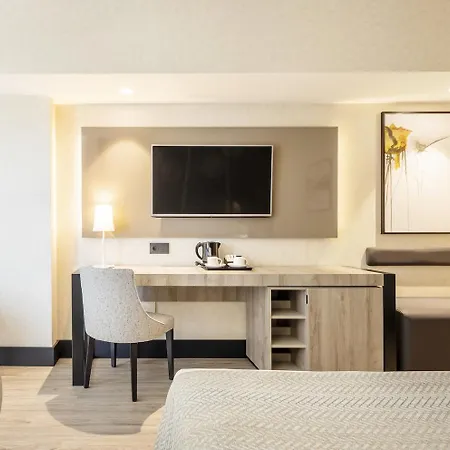 Ilunion Hotel 4*