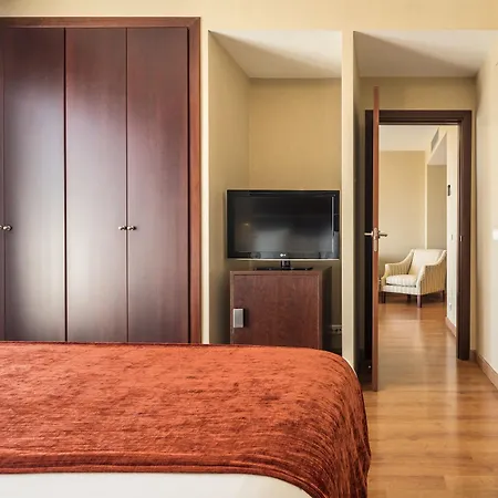 Ilunion Hotel 4*